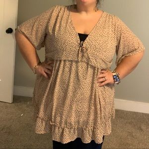 Black dot ruffle top